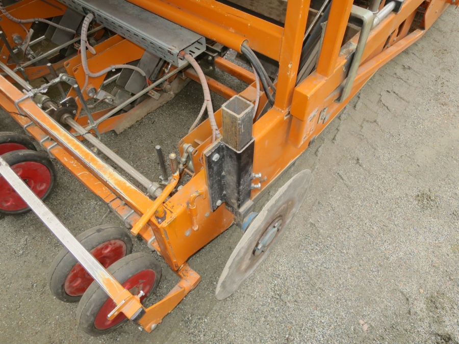 4999 Regero transplanter 4 row pneumatic
