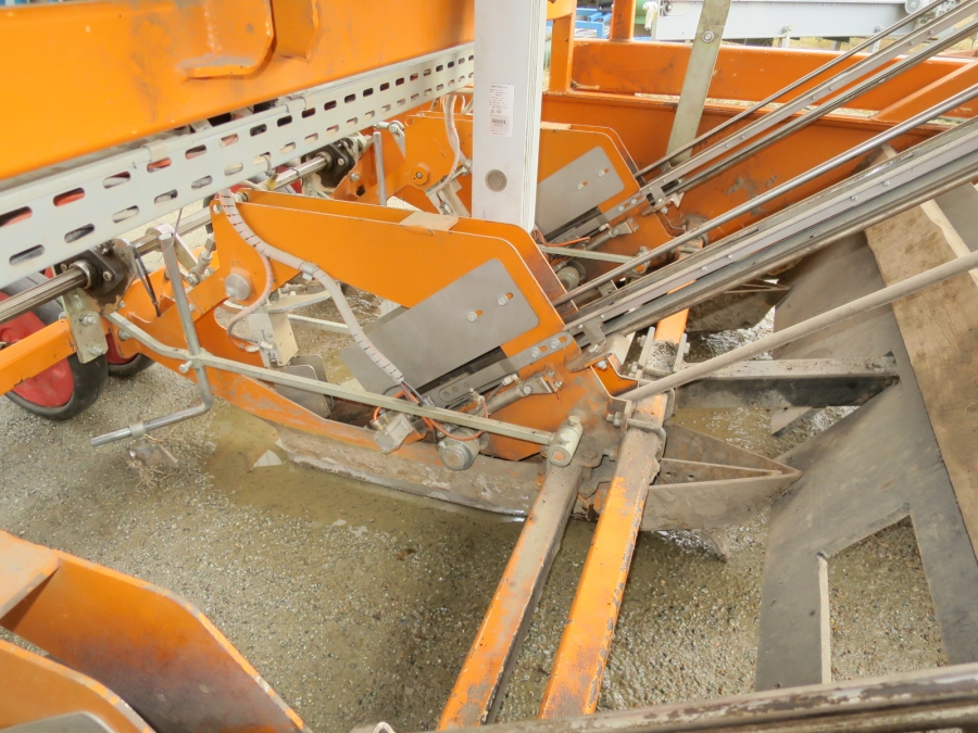 4999 Regero transplanter 4 row pneumatic