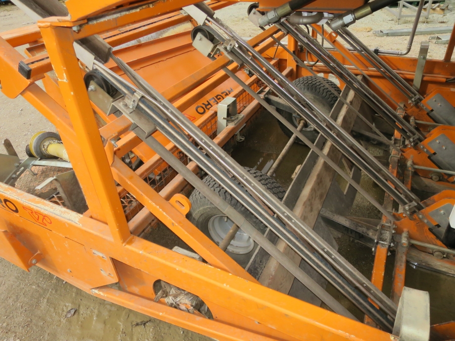 4999 Regero transplanter 4 row pneumatic