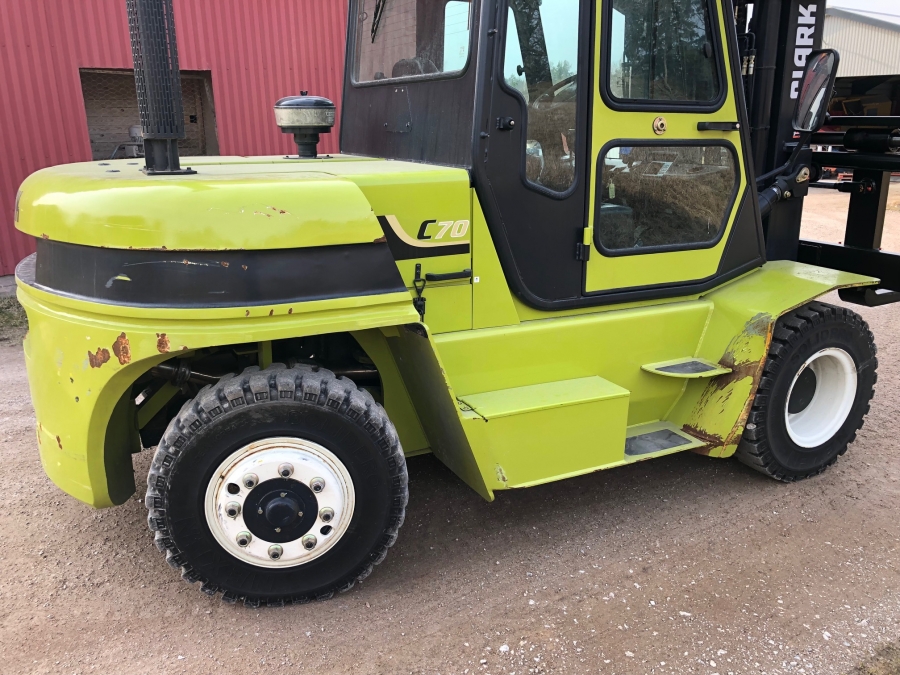 5053 Clark C70D 7 ton forklift for sale