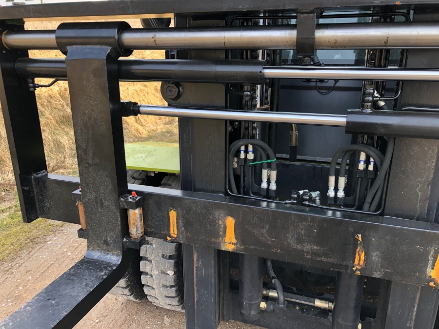 5053 Clark C70D 7 ton forklift for sale