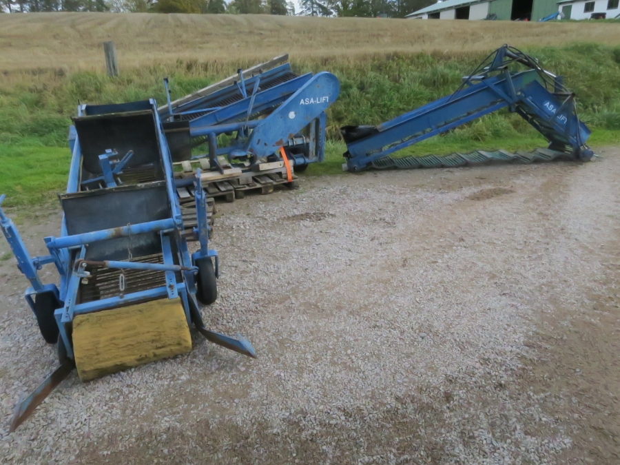 5097 Asa-Lift onion loader with elevator