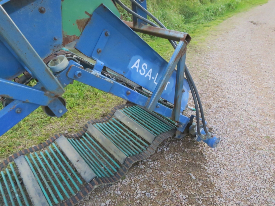 5097 Asa-Lift onion loader with elevator