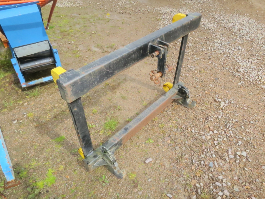 5216 Adapter volvo stora BM till trepunkt