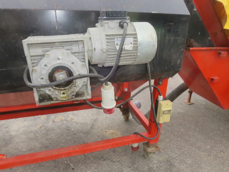 5221 EKKO potato washer with drier table 