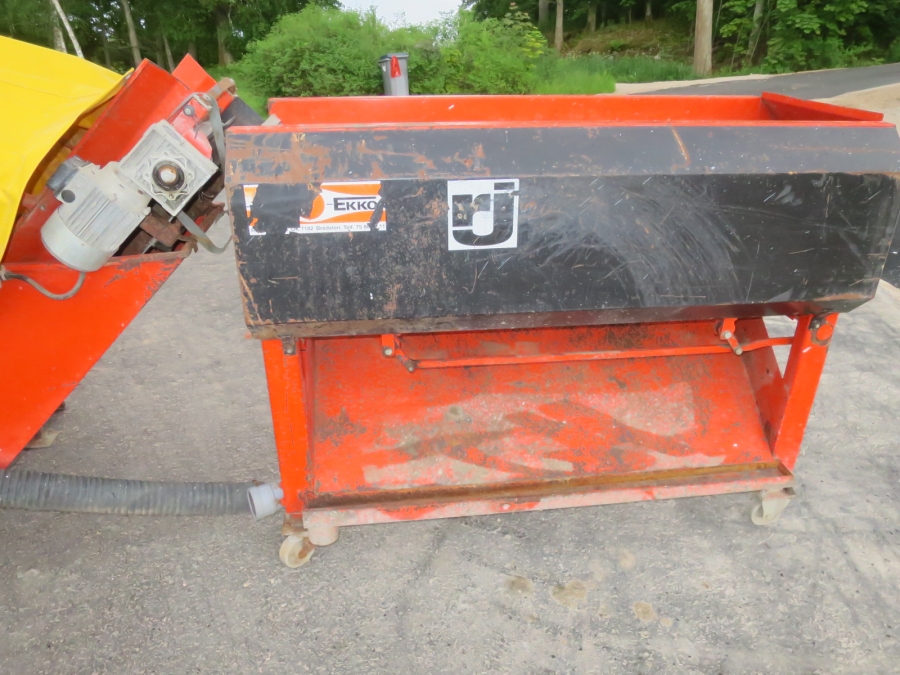 5221 EKKO potato washer with drier table 