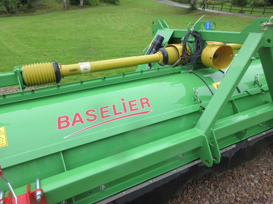 5323 Baselier 4LKB370 haulmtopper 