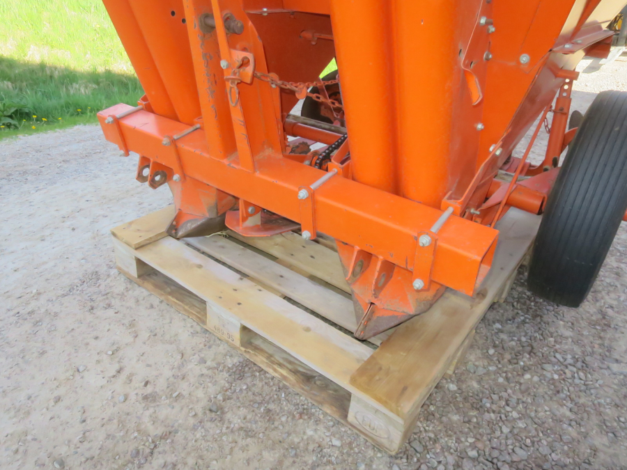 5365 Underhaug Potato planter 2 row