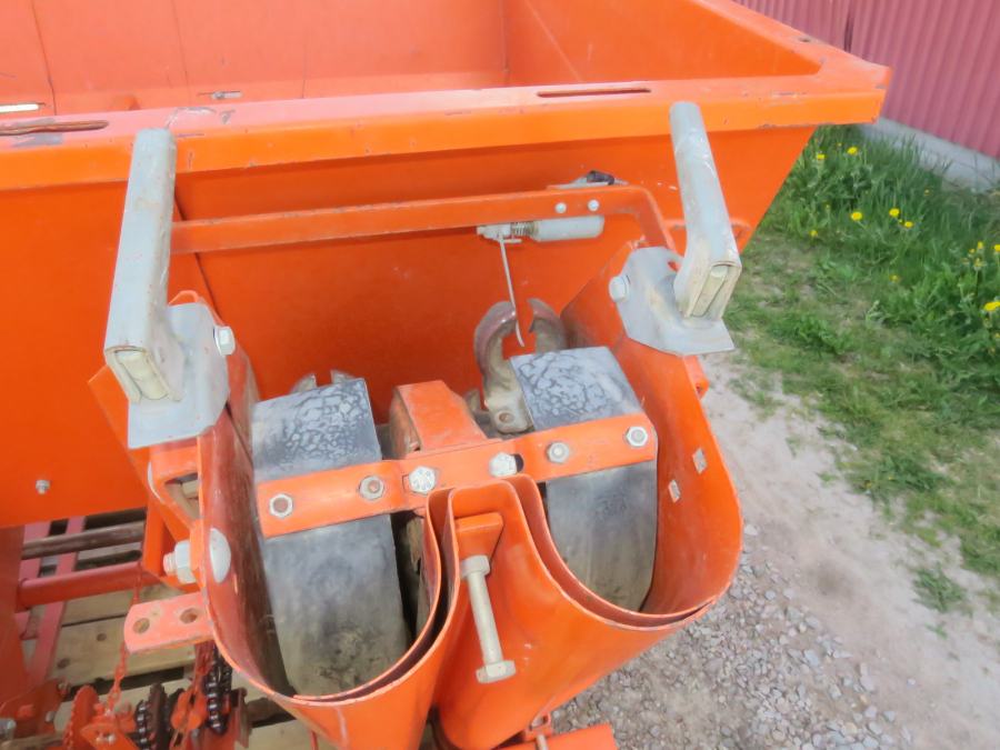 5365 Underhaug Potato planter 2 row