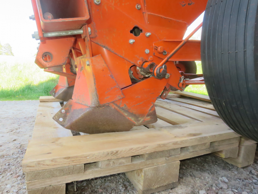 5365 Underhaug Potato planter 2 row