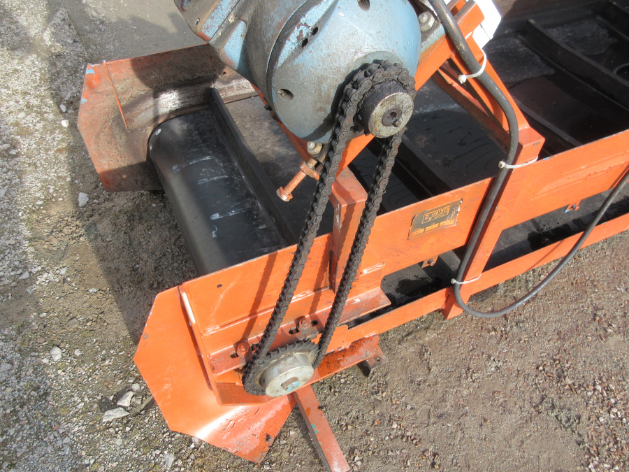 5379 EMVE feeding bunker 2500x550 mm