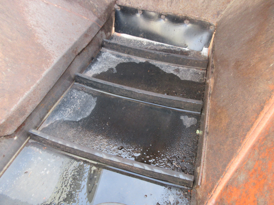 5379 EMVE feeding bunker 2500x550 mm
