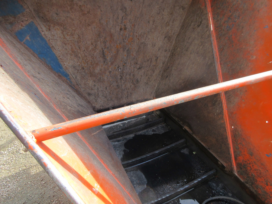5379 EMVE feeding bunker 2500x550 mm