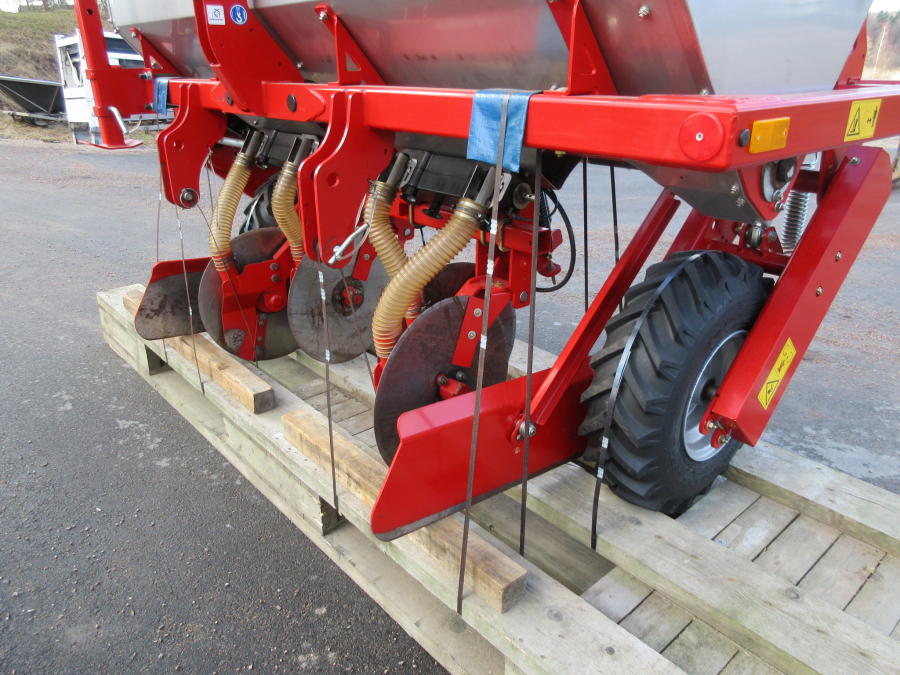 5387 Grimme FA200 front fertilizer unit