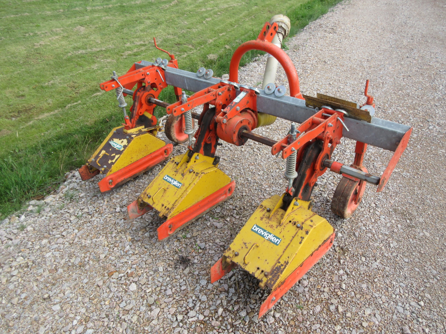 5464 Breviglieri interrow cultivator 3 units