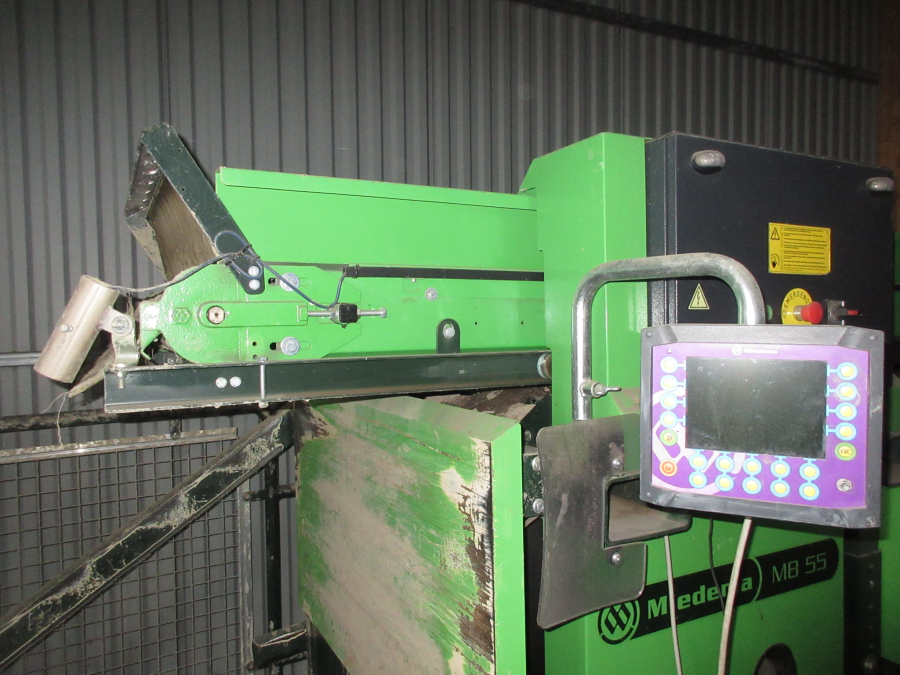 5609 Miedema MB55 box filler with feeding elevator