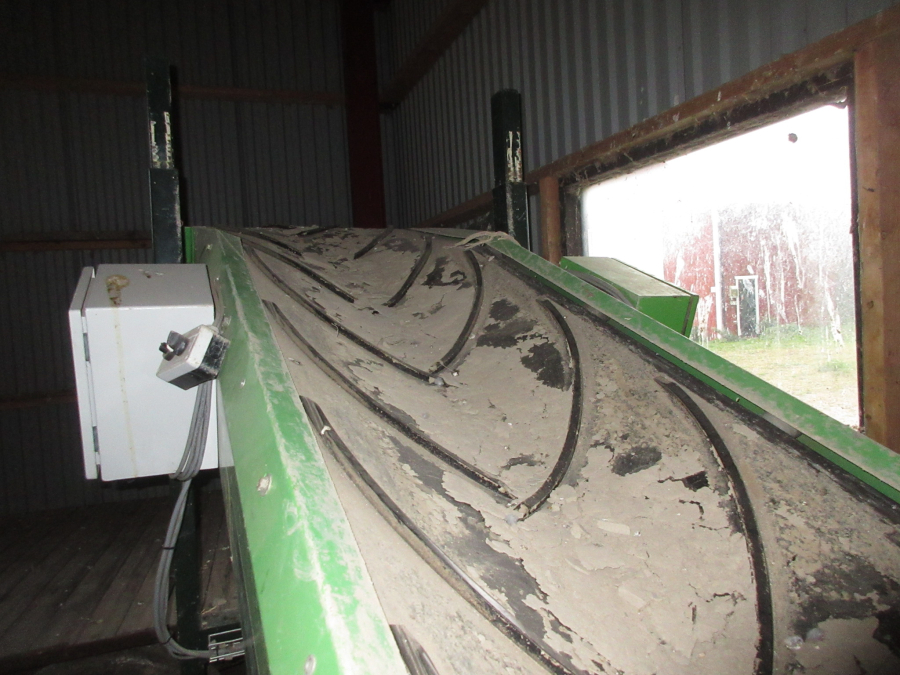 5609 Miedema MB55 box filler with feeding elevator