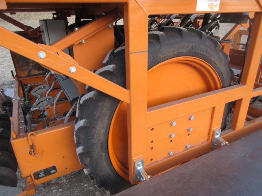 5615 Regero block transplanter planting machine 4 row