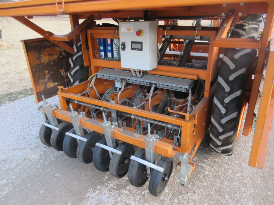 5615 Regero block transplanter planting machine 4 row