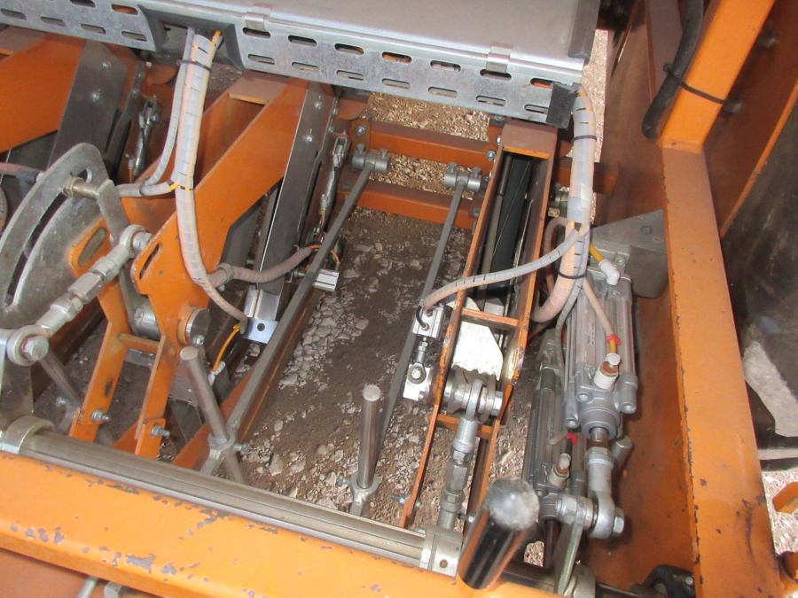 5615 Regero block transplanter planting machine 4 row