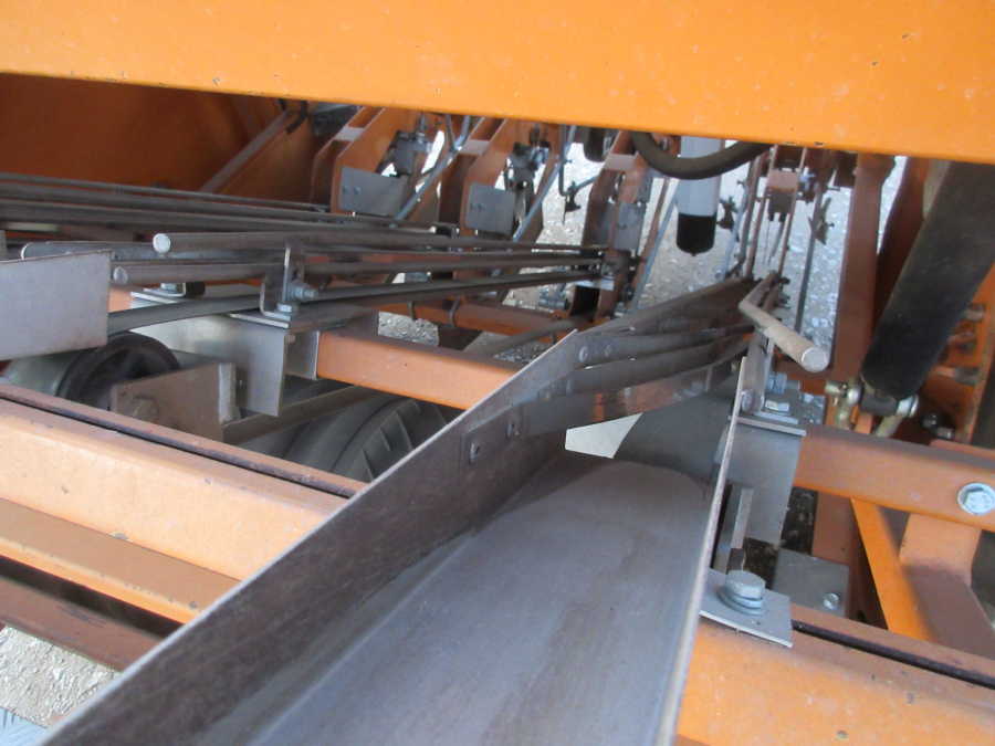 5615 Regero block transplanter planting machine 4 row