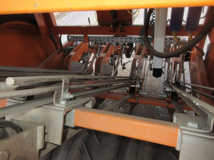 5615 Regero block transplanter planting machine 4 row