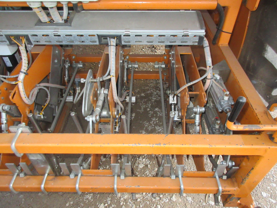 5615 Regero block transplanter planting machine 4 row