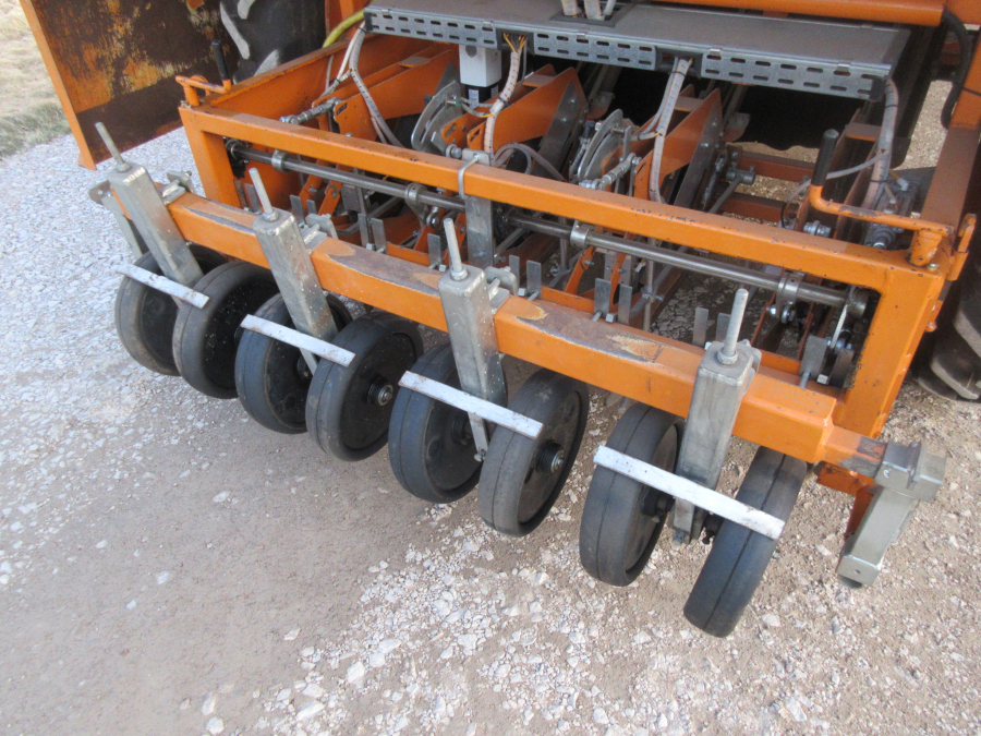 5615 Regero block transplanter planting machine 4 row