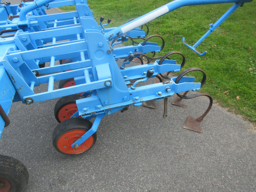 5679 Monosem Super Prefer row crop cleaner manual steering