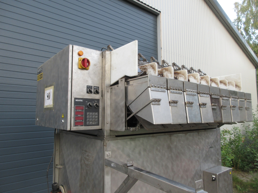 5684 Newtec 2009 / EMVE BE 5000 weigher and paperbagger