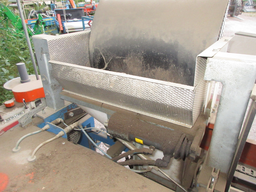 5684 Newtec 2009 / EMVE BE 5000 weigher and paperbagger