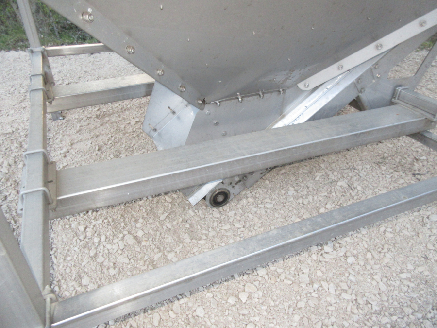 5825 EKKO feeding bunker STAINLESS STEEL