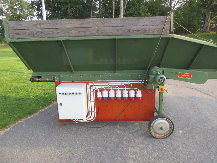 5884 Schouten feeding bunker