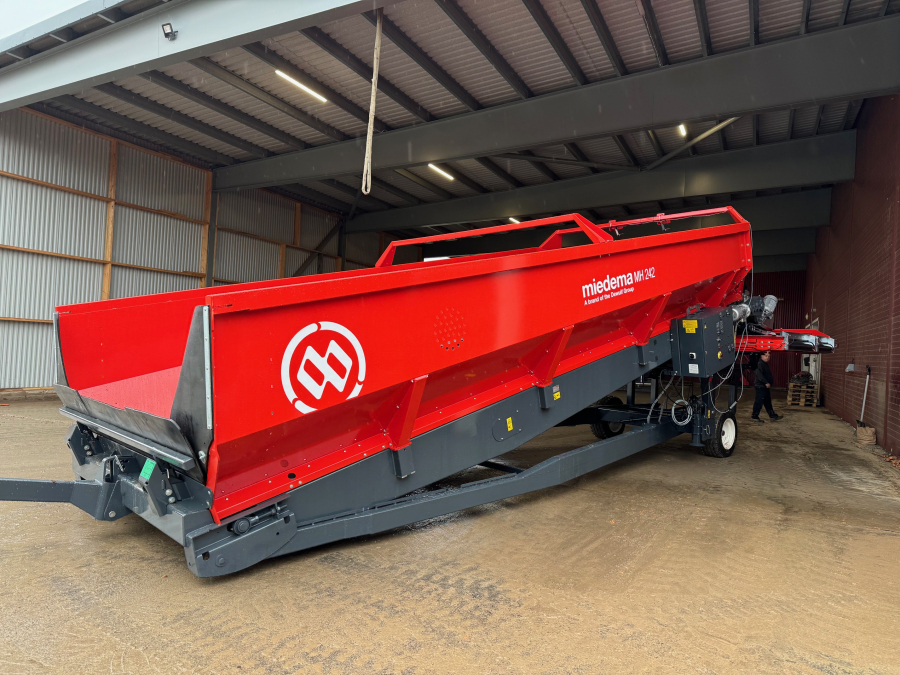 5980 Miedema MH242 receiving hopper 30 cubic meter 