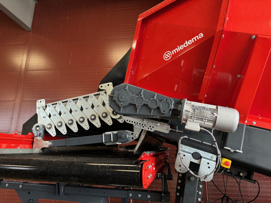 5980 Miedema MH242 receiving hopper 30 cubic meter 