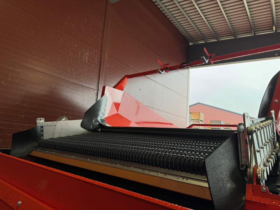 5980 Miedema MH242 receiving hopper 30 cubic meter 