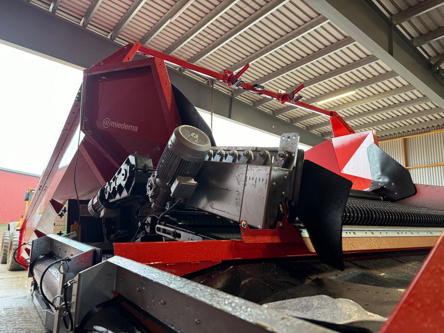 5980 Miedema MH242 receiving hopper 30 cubic meter 