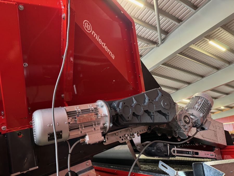 5980 Miedema MH242 receiving hopper 30 cubic meter 