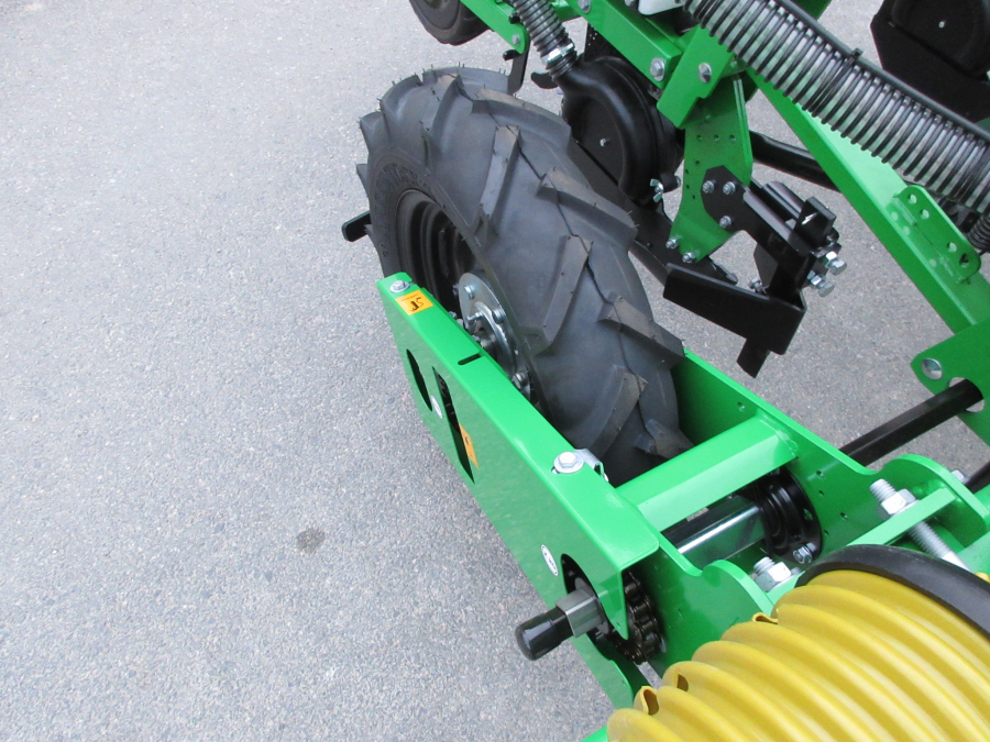 6150 Sfoggia Gamma plus precision seeder for corn 
