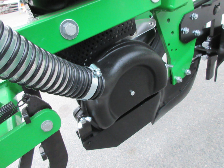 6150 Sfoggia Gamma plus precision seeder for corn 