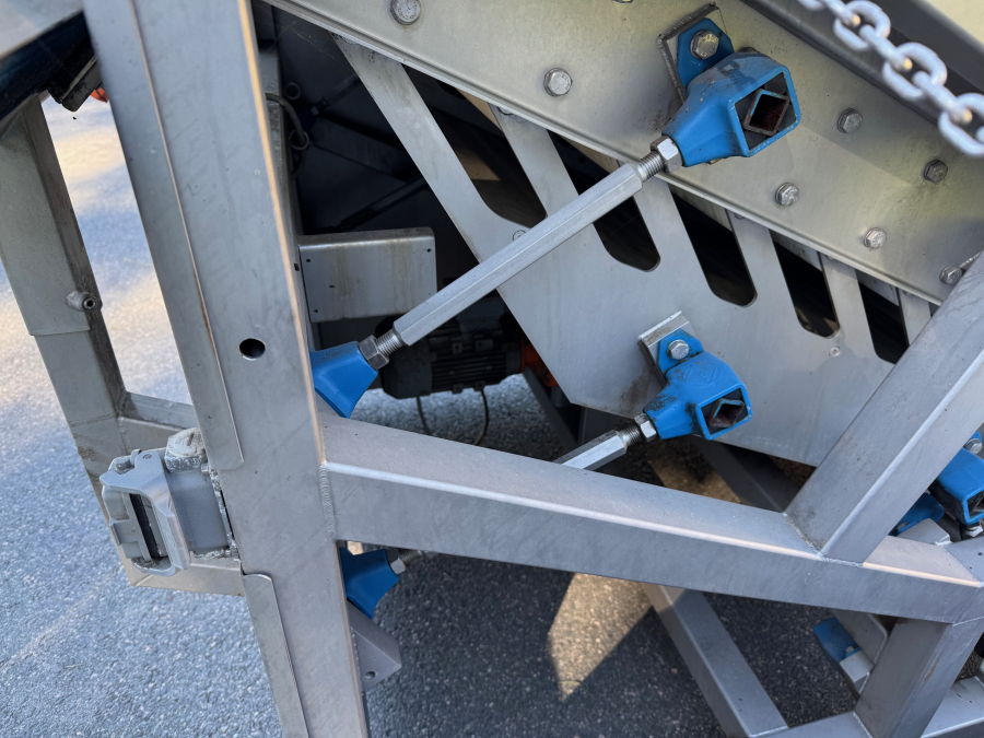 6194 Sormac PVW Step Flow feeder for carrot