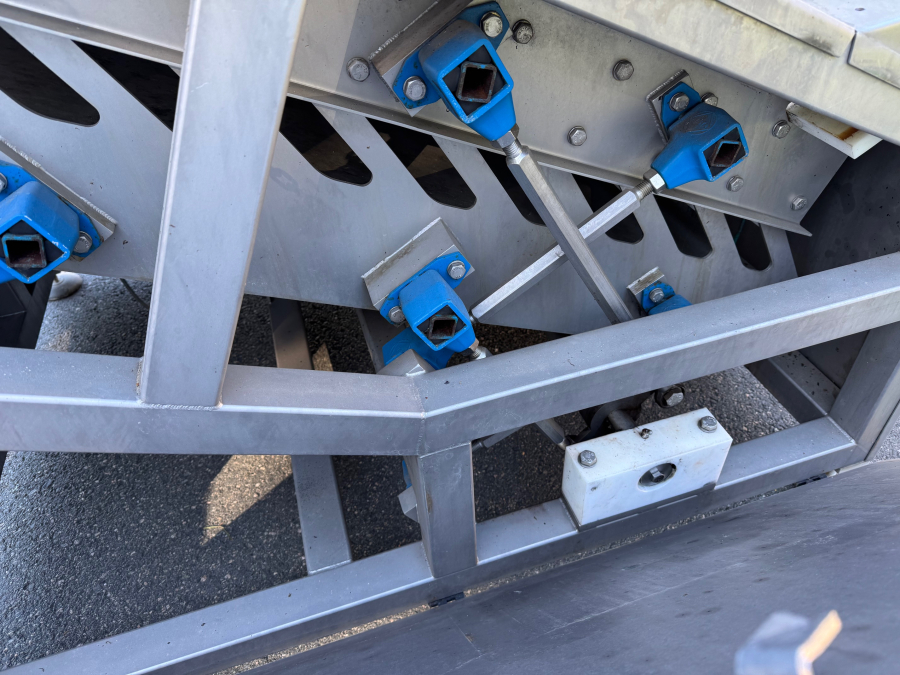 6194 Sormac PVW Step Flow feeder for carrot