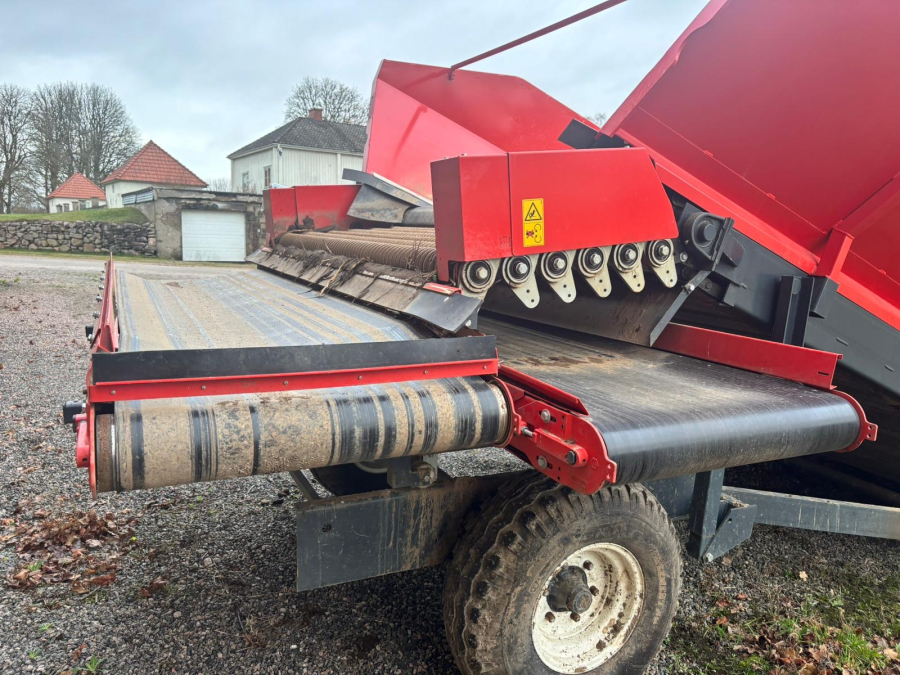 6260 Dewulf Miedema SB651 receiving hopper