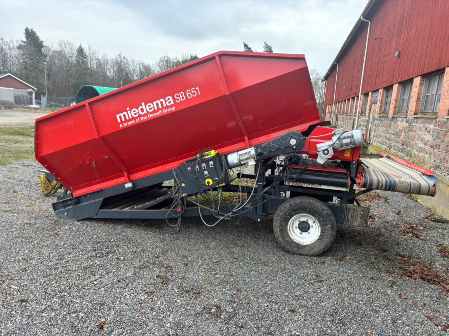 6260 Dewulf Miedema SB651 receiving hopper