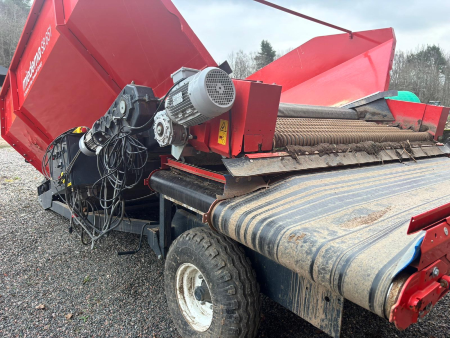 6260 Dewulf Miedema SB651 receiving hopper