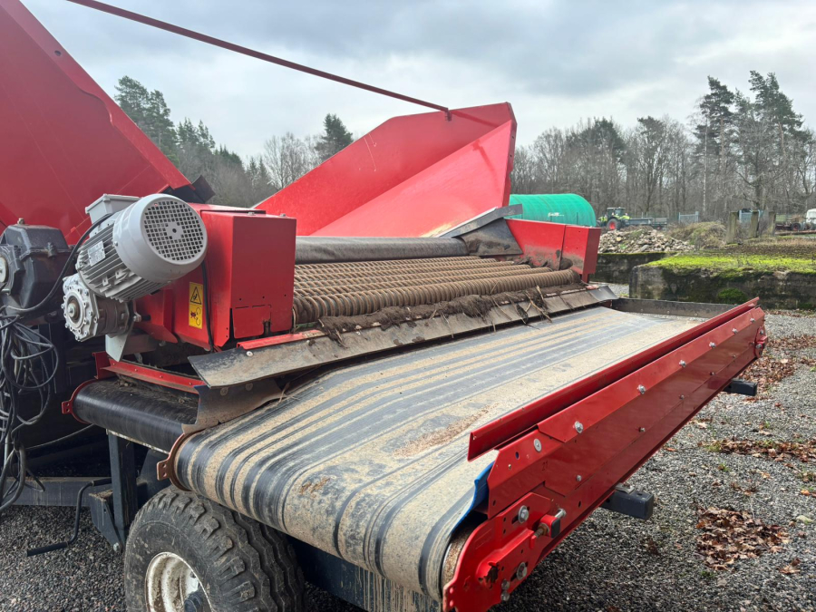 6260 Dewulf Miedema SB651 receiving hopper