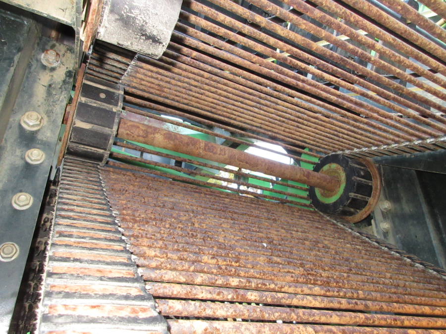 6322 AVR 6100 potato harvester