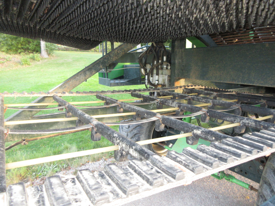 6322 AVR 6100 potato harvester