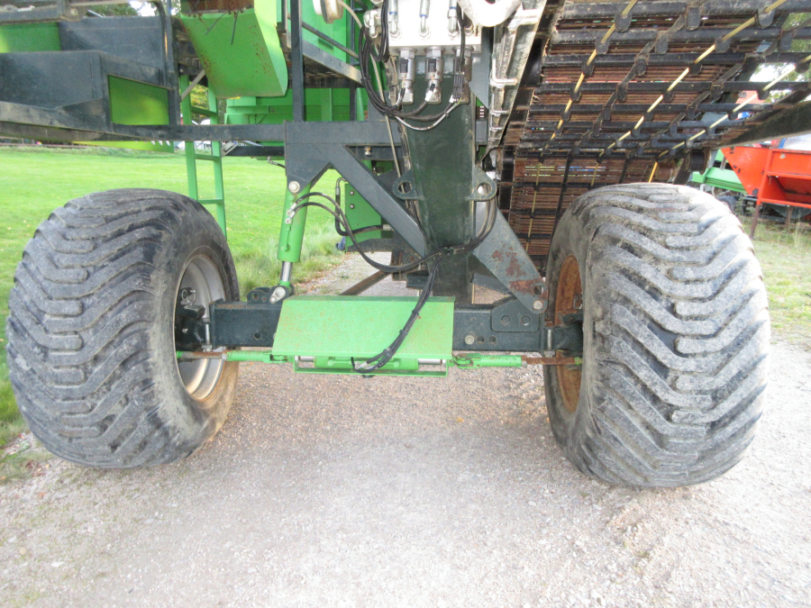 6322 AVR 6100 potato harvester