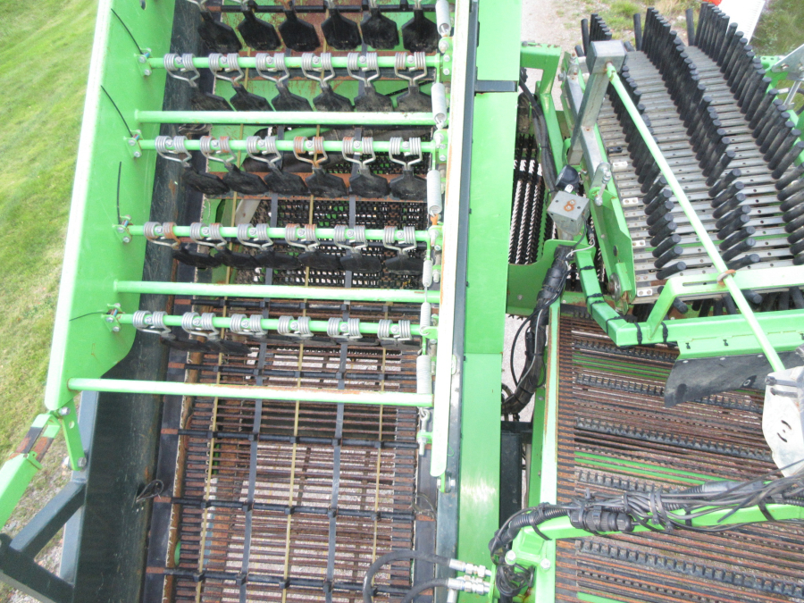 6322 AVR 6100 potato harvester
